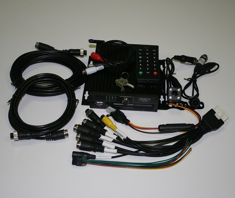 Комплект видеонаблюдения на транспорте 4+2 с микрофоном 1MPX